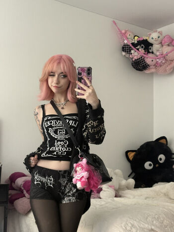 Iluvmeww page leaked private photo uncensored HD quality