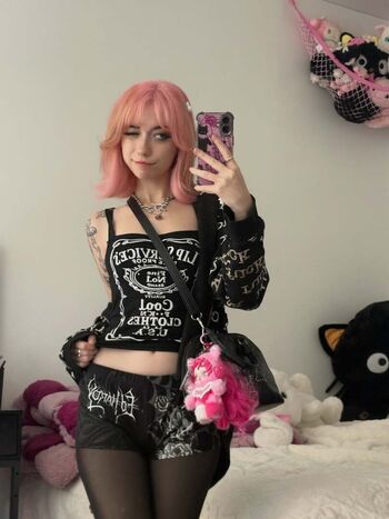 Iluvmeww page leaked private photo uncensored HD quality