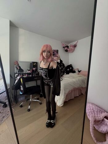 Iluvmeww page leaked private photo uncensored HD quality