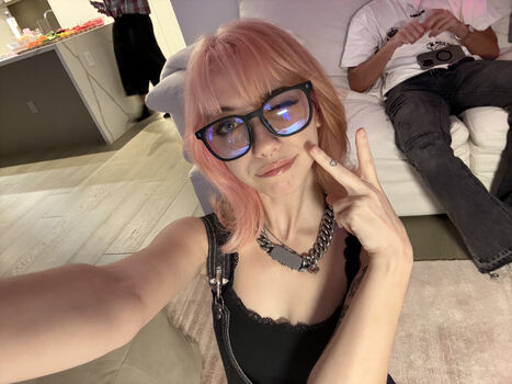 Iluvmeww page leaked private photo uncensored HD quality