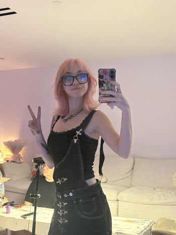 Iluvmeww page leaked private photo uncensored HD quality