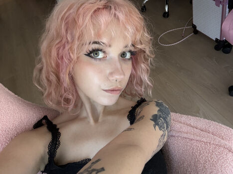 Iluvmeww page leaked private photo uncensored HD quality