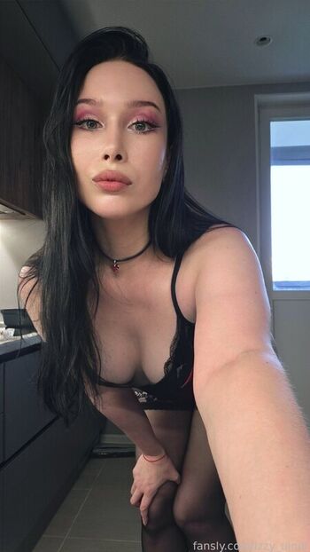 Izzy uindi page leaked private photo uncensored HD quality