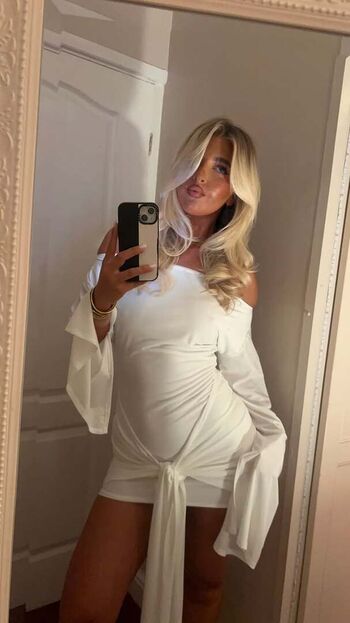 Izzytaffs page leaked private photo uncensored HD quality