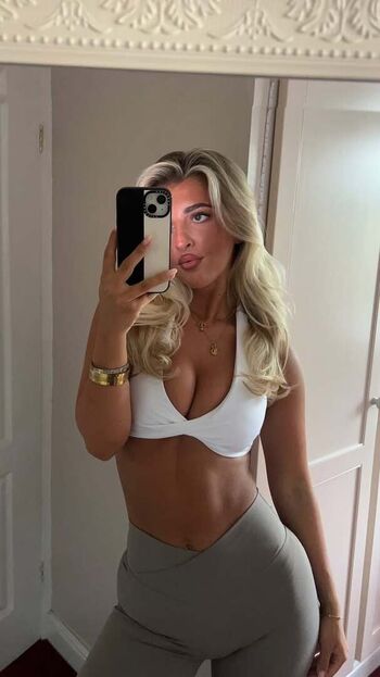 Izzytaffs page leaked private photo uncensored HD quality