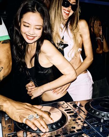 Jennie blkpik page leaked private photo uncensored HD quality
