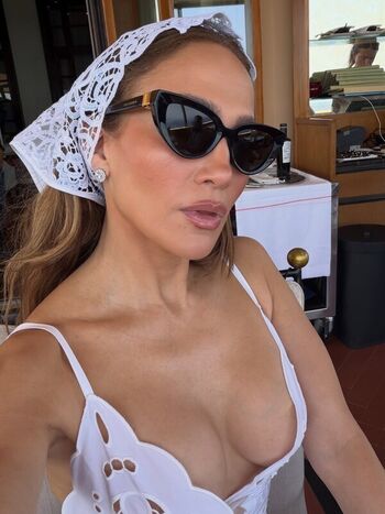 Jennifer lopez  page leaked private photo uncensored HD quality