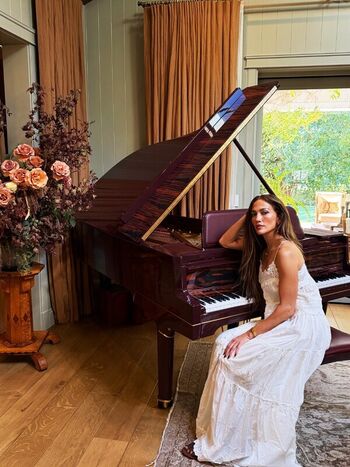Jennifer lopez  page leaked private photo uncensored HD quality