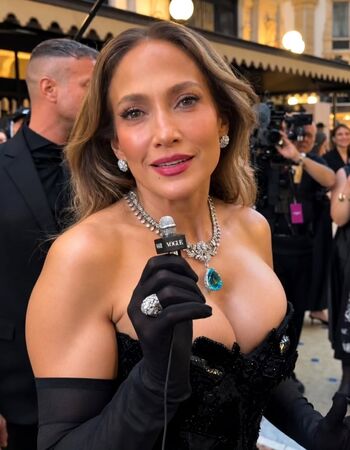 Jennifer lopez  page leaked private photo uncensored HD quality
