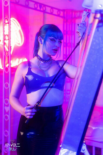 Jewelzblu  page leaked private photo uncensored HD quality