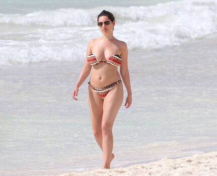 Kelly brook leaked private photo uncensored HD quality