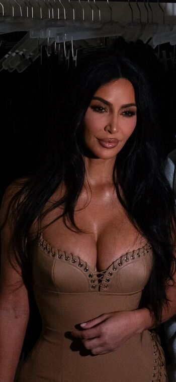 Kim kardashian  page leaked private photo uncensored HD quality