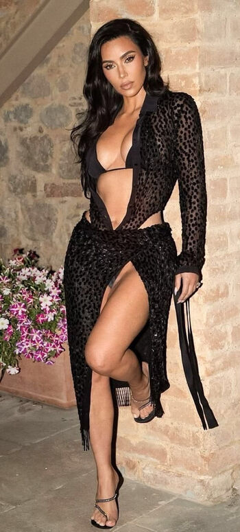 Kim kardashian  page leaked private photo uncensored HD quality