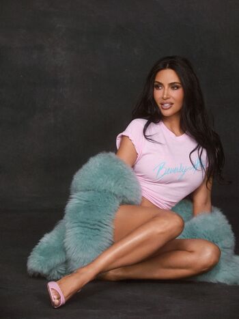 Kim kardashian  page leaked private photo uncensored HD quality