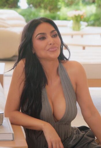 Kim kardashian  page leaked private photo uncensored HD quality