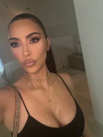 Kim kardashian  page leaked private photo uncensored HD quality