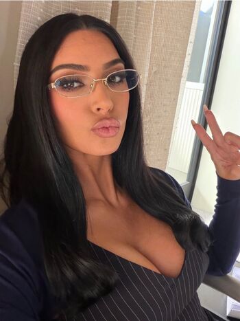 Kim kardashian  page leaked private photo uncensored HD quality