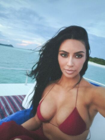 Kim kardashian  page leaked private photo uncensored HD quality