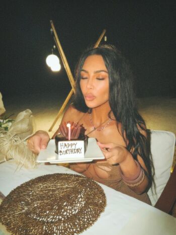 Kim kardashian  page leaked private photo uncensored HD quality
