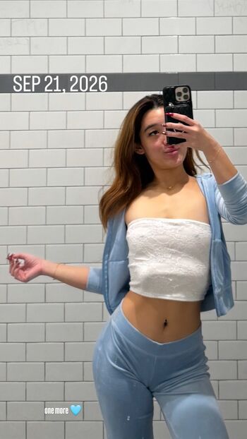 Kkrystalbaekk leaked private photo uncensored HD quality