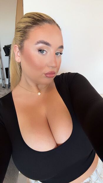 L u c i f a i r page leaked private photo uncensored HD quality