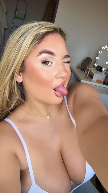 L u c i f a i r leaked private photo uncensored HD quality