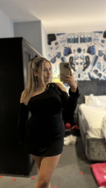L u c i f a i r leaked private photo uncensored HD quality