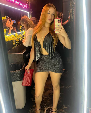 Lauratavora leaked private photo uncensored HD quality