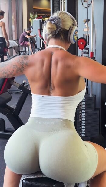 Laurine   page leaked private photo uncensored HD quality