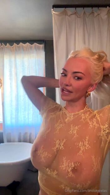 Lindsey pelas  page leaked private photo uncensored HD quality