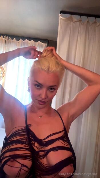 Lindsey pelas  page leaked private photo uncensored HD quality