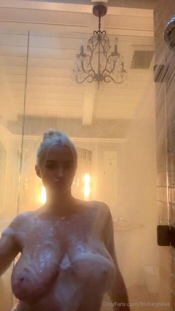 Lindsey pelas  page leaked private photo uncensored HD quality