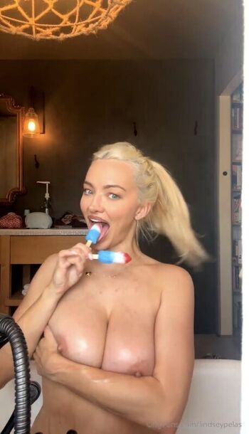 Lindsey pelas  page leaked private photo uncensored HD quality