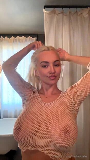 Lindsey pelas  page leaked private photo uncensored HD quality