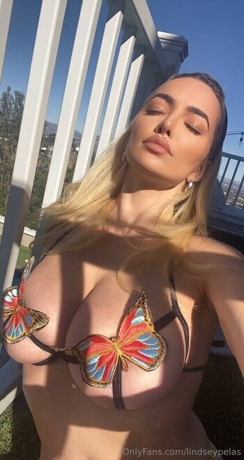 Lindsey pelas  page leaked private photo uncensored HD quality