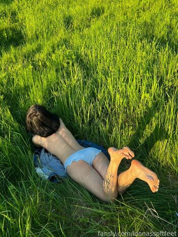 Loonassoftfeet  page leaked private photo uncensored HD quality
