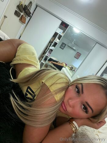 Luvlivvyy leaked private photo uncensored HD quality