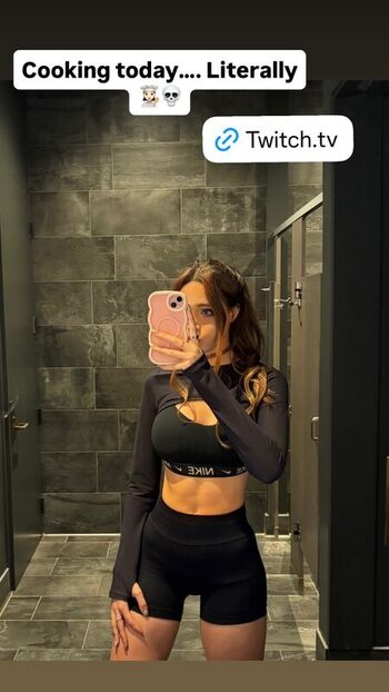 Lydiaviolet leaked private photo uncensored HD quality