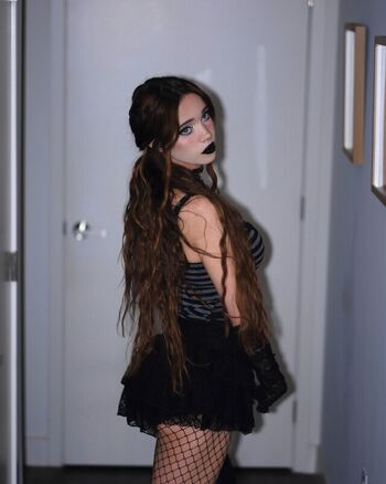 Lydiaviolet leaked private photo uncensored HD quality