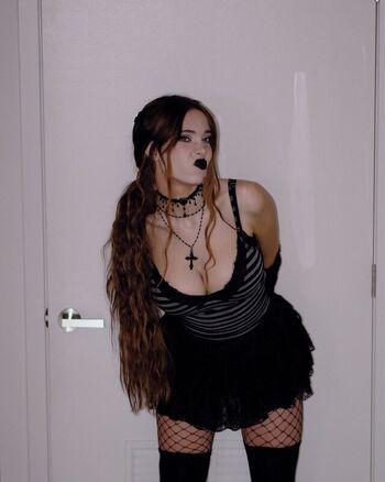 Lydiaviolet leaked private photo uncensored HD quality