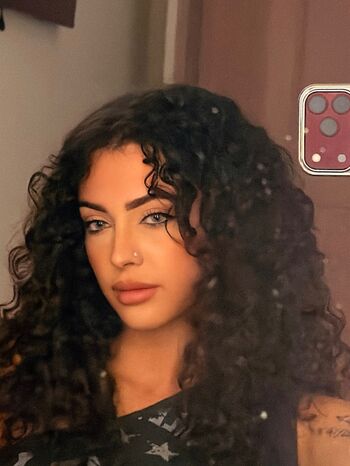 Malu trevejo  page leaked private photo uncensored HD quality