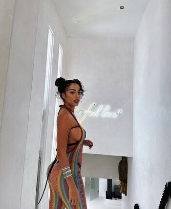 Malu trevejo  page leaked private photo uncensored HD quality