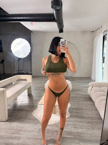 Malu trevejo  page leaked private photo uncensored HD quality