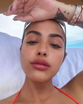 Malu trevejo  page leaked private photo uncensored HD quality