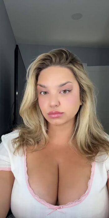 Michhelleex page leaked private photo uncensored HD quality