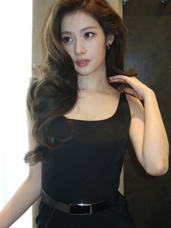 Minatozaki sana page leaked private photo uncensored HD quality