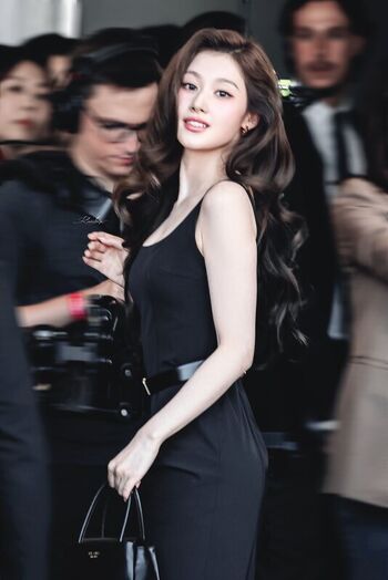 Minatozaki sana page leaked private photo uncensored HD quality