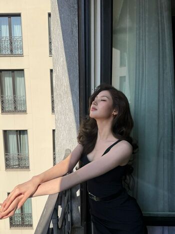 Minatozaki sana page leaked private photo uncensored HD quality