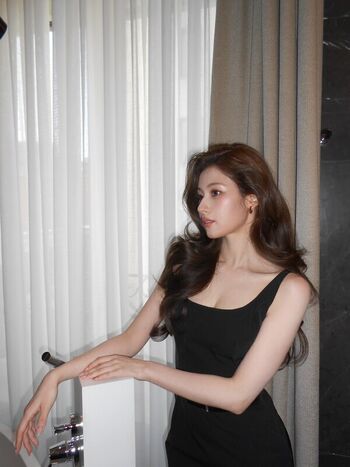Minatozaki sana page leaked private photo uncensored HD quality