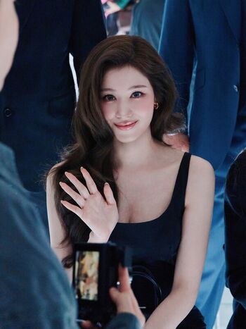 Minatozaki sana page leaked private photo uncensored HD quality